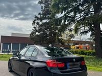 Second-hand BMW 320 2012 Negru Berlinǎ
