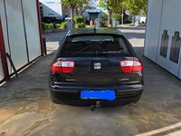 Second-hand Seat Leon 105 CP (77 kW) 2004 Negru Hatchback