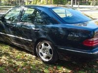 Gebraucht Mercedes E200 Elegance 136 PS (100 kW) 1999 Schwarz Limousine