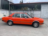 Second-hand BMW 525 150 CP (110 kW) 1977 Portocaliu Berlinǎ