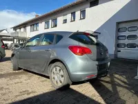 Gebraucht Opel Astra Edition 110 PS (80 kW) 2010 Silber Limousine