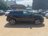 Gebraucht Nissan Qashqai N-Connecta 116 PS (85 kW) 2017 Schwarz SUV