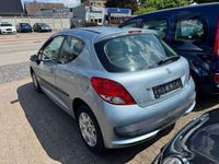 Gebraucht Peugeot 207 Tendance 73 PS (53 kW) 2010 Blau Kleinwagen