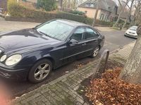 Gebraucht Mercedes E220 Elegance 170 PS (125 kW) 2006 Blau Limousine