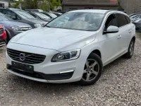 Gebraucht Volvo V60 Momentum 120 PS (88 kW) 2016 Weiß Kombi