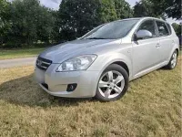 Gebraucht Kia Ceed 110 PS (80 kW) 2010 Silber Kleinwagen