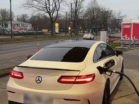 Gebraucht Mercedes E220 AMG 194 PS (142 kW) 2018 Weiß Coupé