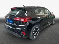 Neu Ford Focus Titanium 155 PS (114 kW) 2026 Agate black metallic Limousine