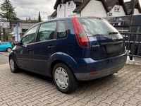 Gebraucht Ford Fiesta Ambiente 59 PS (43 kW) 2002 Blau Kleinwagen