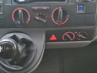 Gebraucht VW T5 132 PS (97 kW) 2008 Rot Van