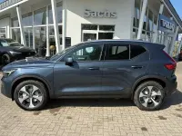 Neu Volvo XC40 Core 163 PS (119 kW) 2026 Blau SUV
