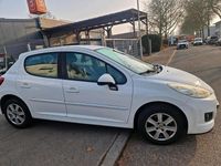 Gebraucht Peugeot 207 95 PS (69 kW) 2011 Weiß Kleinwagen
