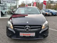 Gebraucht Mercedes A180 122 PS (89 kW) 2015 Schwarz Limousine