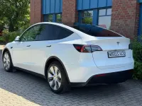 Gebraucht Tesla Model Y 378 kW (514 PS) 2022 Pearl white multicoat SUV