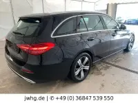 Gebraucht Mercedes C200 Avantgarde 163 PS (119 kW) 2022 Schwarz Kombi