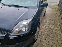 Gebraucht Ford Fiesta 69 PS (50 kW) 2006 Blau Kleinwagen