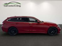 Gebraucht BMW 320 M Sport 190 PS (139 kW) 2023 Melbournerot metallic Kombi