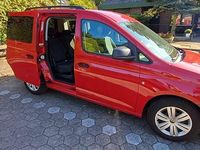 Gebraucht VW Caddy 75 PS (55 kW) 2022 Rot Van / Kleinbus