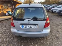 Gebraucht Mercedes A160 95 PS (69 kW) 2011 Polarsilber  metalliclack Kleinwagen