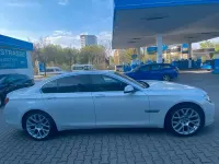 Gebraucht BMW 750 408 PS (300 kW) 2011 Weiß Limousine