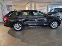 gebraucht Skoda Octavia Combi Style 1,5 E-TSI DSG LED NAVI PDC VORB AHK KESSY