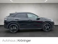 Gebraucht VW T-Roc R-line 150 PS (110 kW) 2026 Grenadillschwarz metallic SUV