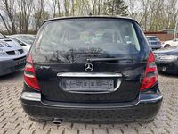 Gebraucht Mercedes A150 95 PS (69 kW) 2008 Kosmosschwarz  metalliclack Kleinwagen