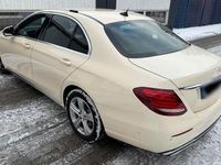 Gebraucht Mercedes E220 194 PS (142 kW) 2017 Beige Limousine