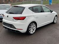 Używany Seat Leon FR 179 KM (131 kW) 2017 Biały Sedan/Limuzyna