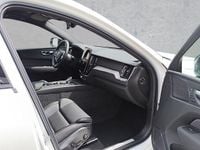 Gebraucht Volvo XC60 Plus 250 PS (183 kW) 2025 Weiss SUV