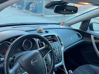 Gebraucht Opel Astra 140 PS (102 kW) 2012 Schwarz Kleinwagen