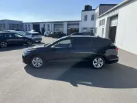 Gebraucht VW Golf VIII Life 150 PS (110 kW) 2023 Schwarz Kombi