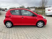 Gebraucht Toyota Aygo Basis 68 PS (50 kW) 2010 Rot Kleinwagen