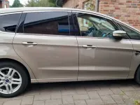 Gebraucht Ford S-MAX Titanium 179 PS (131 kW) 2018 Grau Van / Kleinbus