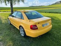 Używany Audi S4 265 KM (194 kW) 1998 Żółty Sedan/Limuzyna