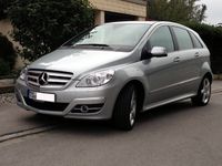 Gebraucht Mercedes B200 193 PS (141 kW) 2010 Silber metallic Van / Kleinbus