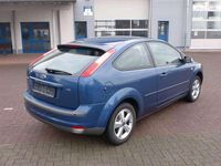 Gebraucht Ford Focus Titanium 125 PS (91 kW) 2007 Burmablau Kleinwagen