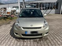Gebraucht Daihatsu Sirion 70 PS (51 kW) 2009 Silber Kleinwagen