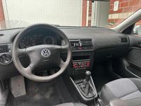 Usata VW Golf IV 105 CV (77 kW) 2002 Argento Berlina