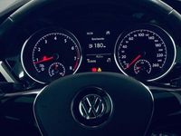 Gebraucht VW Touran Trendline 110 PS (80 kW) 2015 Blau Van / Kleinbus