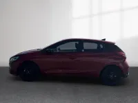 Neu Hyundai i20 Blackline 90 PS (66 kW) 2026 Rot Kleinwagen