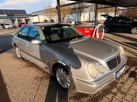 Gebraucht Mercedes E200 Elegance 116 PS (85 kW) 2001 Silber Limousine