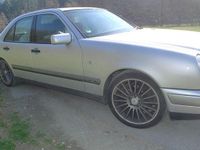 Gebraucht Mercedes E230 Classic 150 PS (110 kW) 1996 Silber Limousine