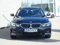 Gebraucht BMW 318 Advantage 156 PS (114 kW) 2020 Black sapphire metallic Kombi