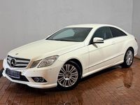 Gebraucht Mercedes E250 AMG line 204 PS (150 kW) 2010 Weiß Coupé
