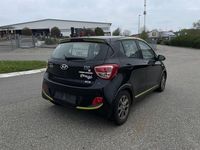 Gebraucht Hyundai i10 Edition 87 PS (63 kW) 2014 Schwarz Kleinwagen