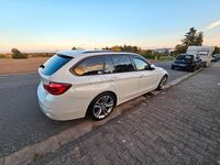 Używany BMW 320 Shadowline 190 KM (139 kW) 2019 Biały Kombi