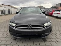 Gebraucht VW Passat 150 PS (110 kW) 2022 Grau Kombi