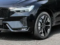 Neu Volvo XC60 Plus 250 PS (183 kW) 2025 Schwarz SUV