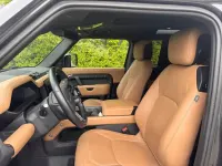 Gebraucht Land Rover Defender SE Dynamic 249 PS (183 kW) 2024 Grau SUV